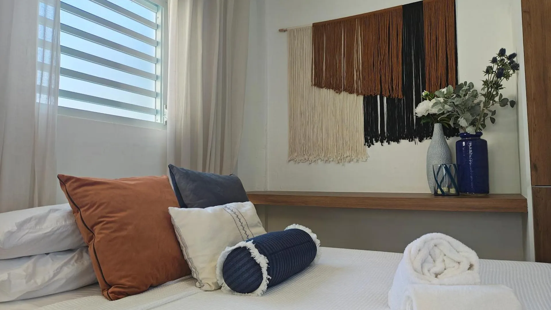 Perfect Homebase Studio Near Beach의 연락처